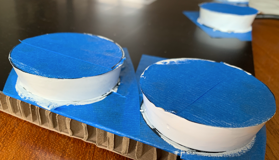 Collage plots et peinture sur panneau