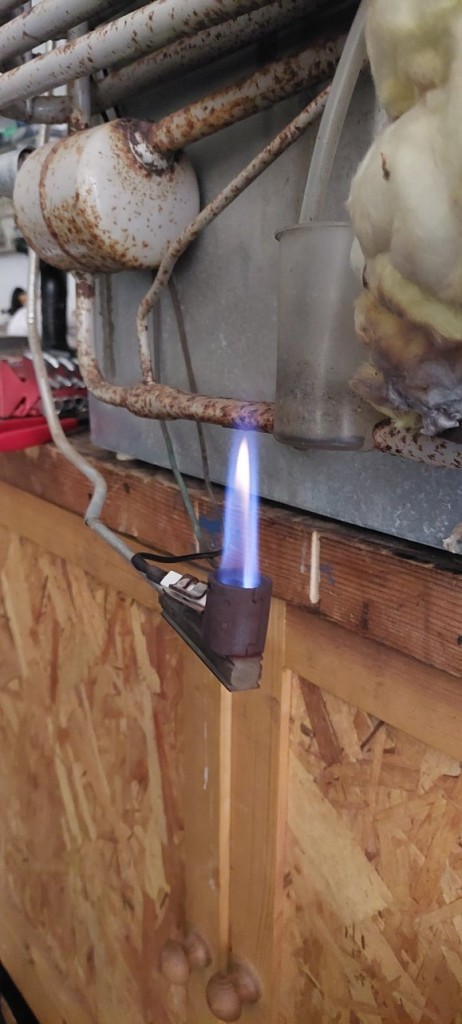 Ok flamme bleu pointe jaunissante