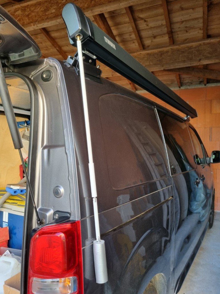 20240725_203014 le store replié .jpg