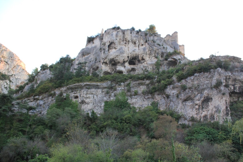 66 - Fontaine de Vaucluse.JPG (228.05 Kio) Vu 2275 fois Fontaine de Vaucluse