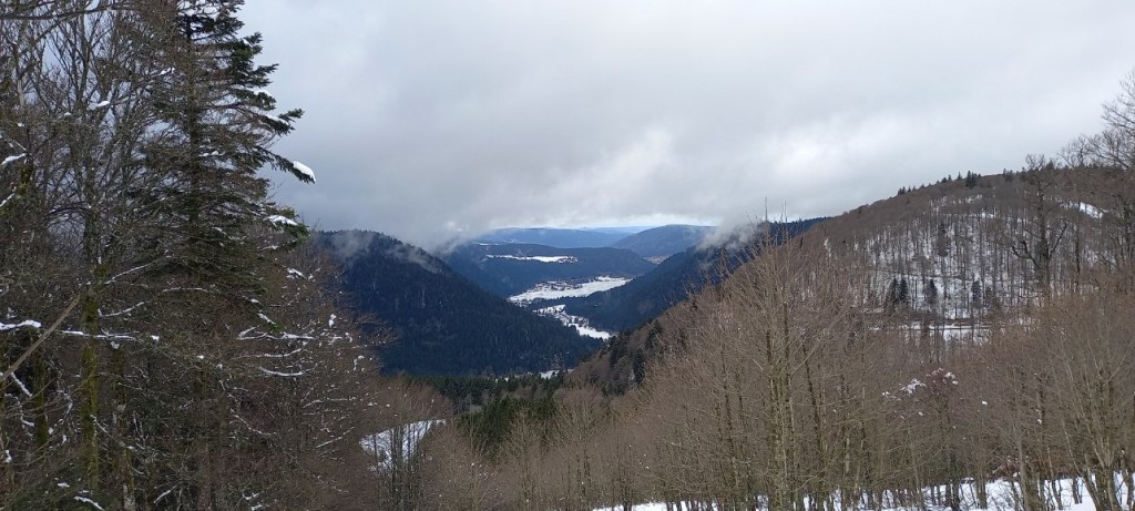 Vue dans le fond le lac de Longemer