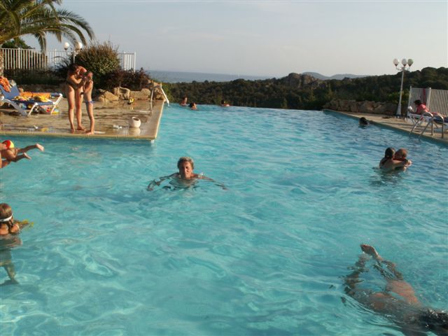 et sa piscine