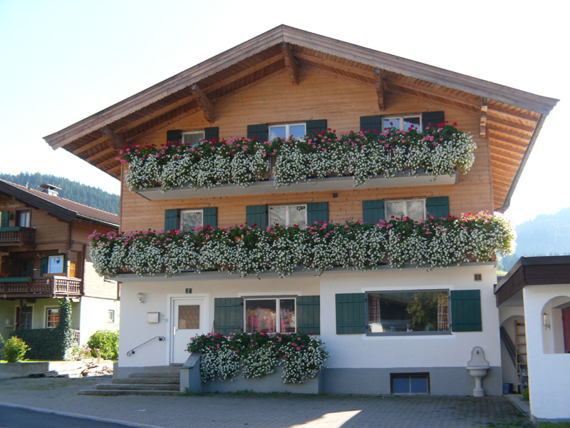 Balcons fleuris.JPG