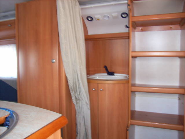 ARMOIRE DE TOILETTE.jpg