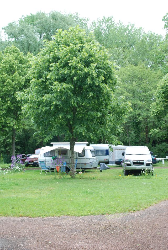 Toucy camping Les quatre Merlettes