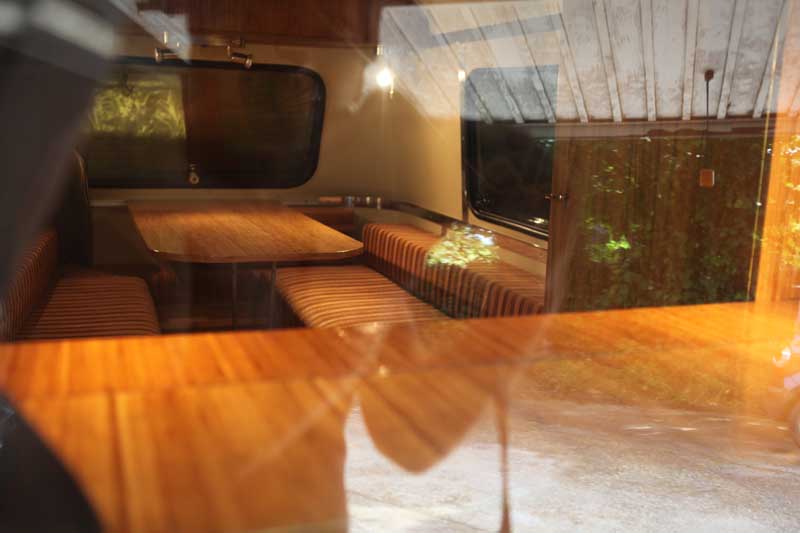 Polissage des baies en plexiglas (ça c’est très long) + remplacement du joint de la baie cuisine et joint de porte