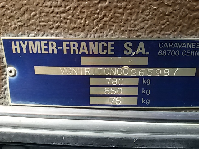 Voici la plaque de ma Triton BST