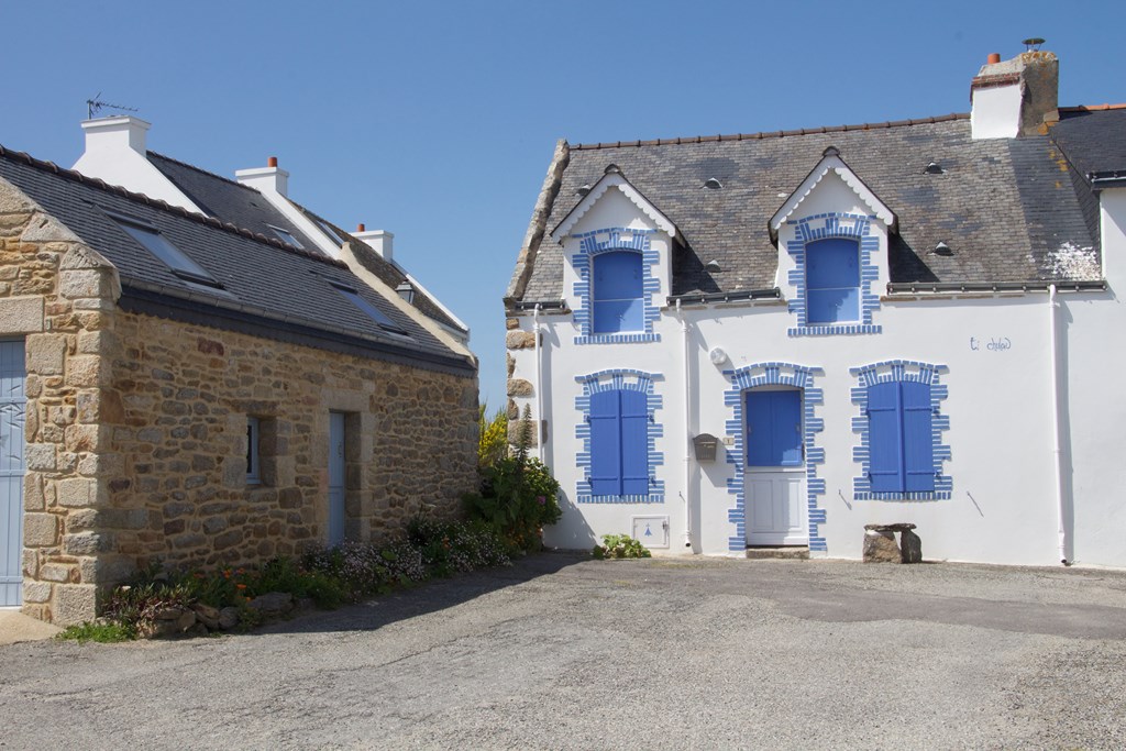 758810357 (Copier).jpg