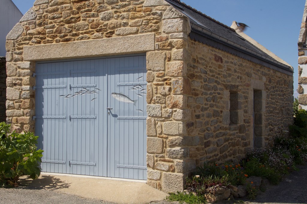 758810360 (Copier).jpg