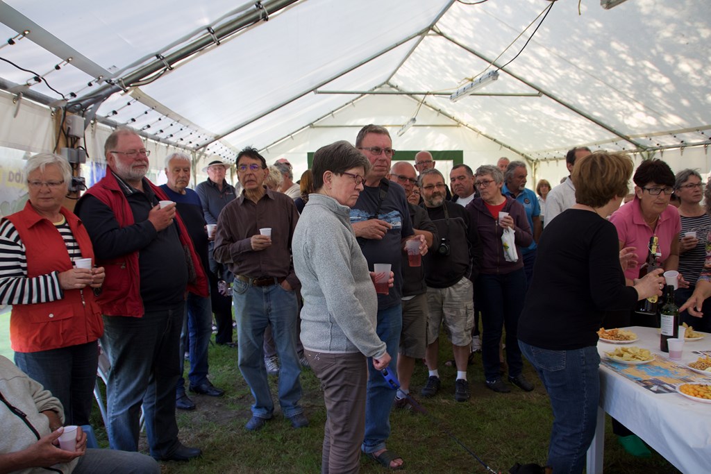 758810373 (Copier).jpg