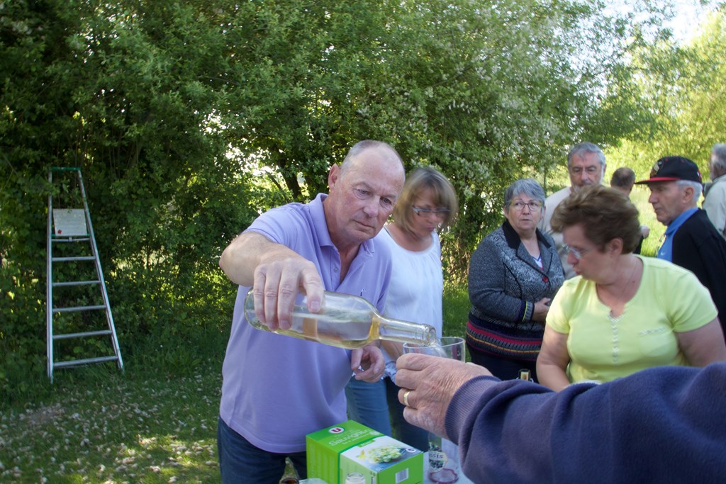 758810380 (Copier).jpg