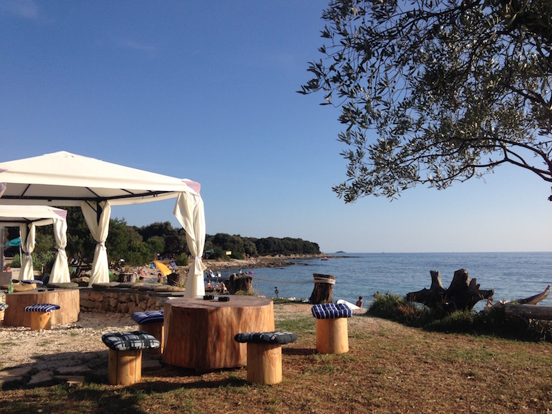 Le bar et sa vue