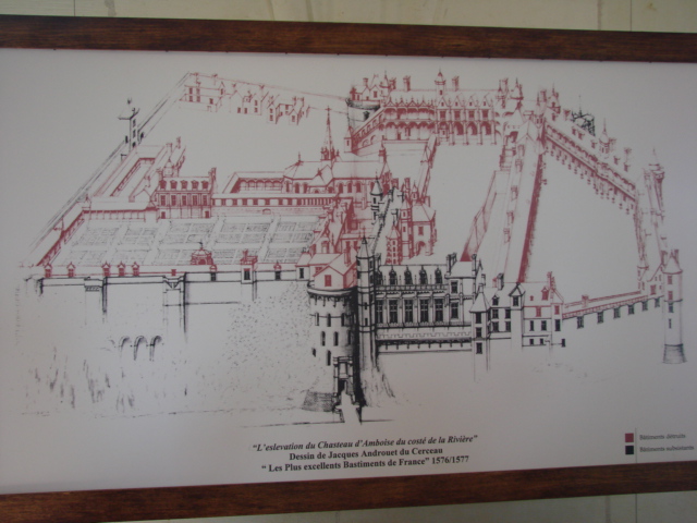 Plan du château dans sa totalité: en noir: ce qu'il reste; en rouge: ce qui a disparu. Le chaâteua a été "démonté" par un député, je crois, pour vendre les pierres et faire de l'argent!!!