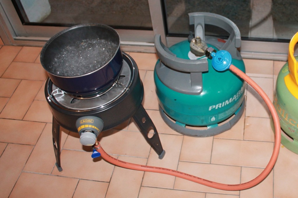 IMG_4426b.JPG (607.5 Kio) Vu 53959 fois détendeur 30mbar avec bouteille 6 kg