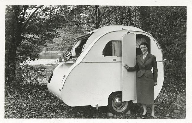 caravane construction Pierre Gouju - Orléans 01.jpg