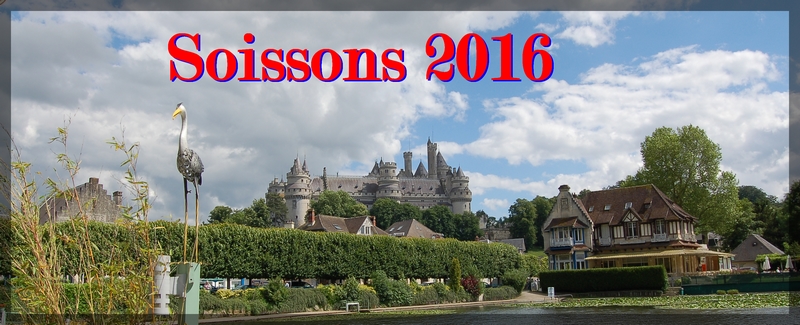 Verrée au pied du Château de Pierrefonds<br />Qui a parlé de pluie ???