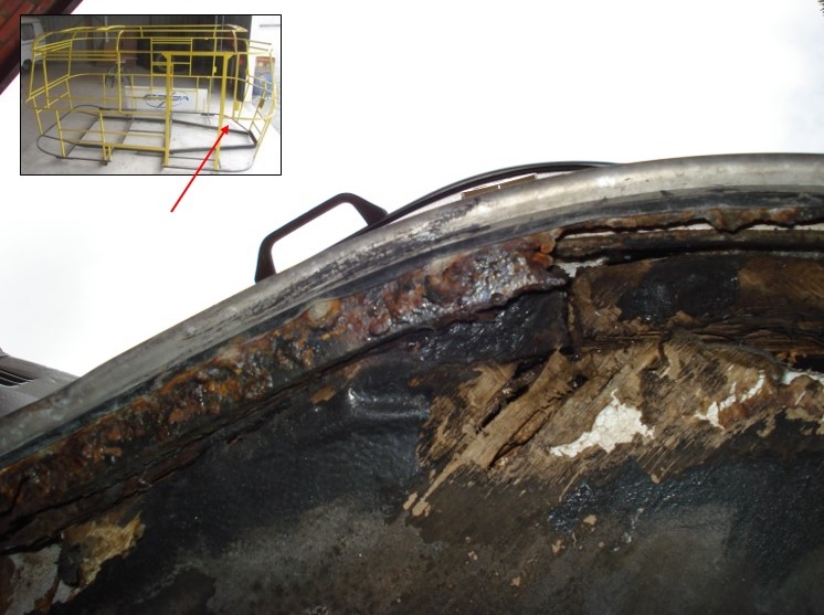 La photo contient une réduction de la structure (merci à Landeriba pour cette photo) la flèche rouge indique l'endroit concerné par la photo...