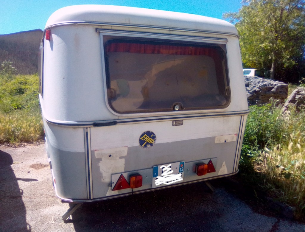 PanArrière.jpg (612.52 Kio) Vu 15157 fois Pan "o" 1981 - Vue arrière