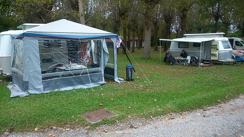 l'emplacement sous la pluie mais un jour viendra et nous serons au soleil !
