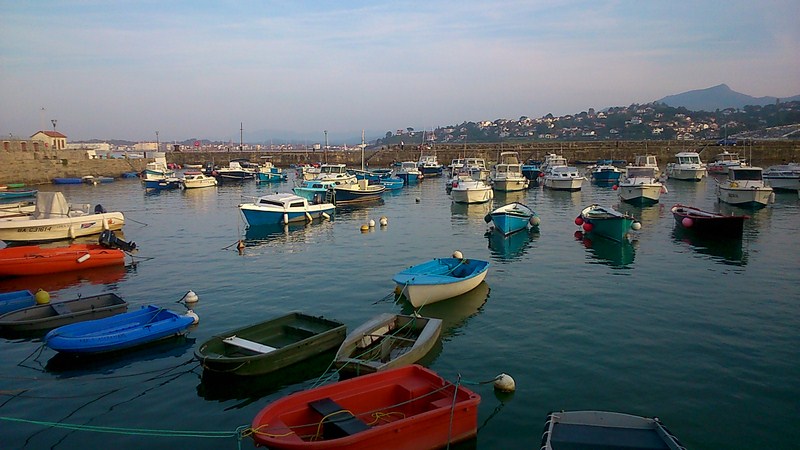 Et dans le port, le calme plat.