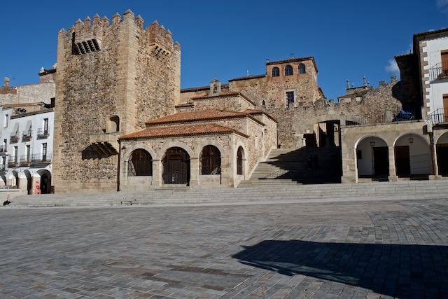 32 CACERES.jpg