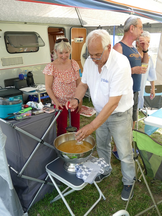 le pot d'accueil , la soupe champenoise !