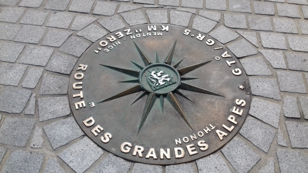 1 Départ Km 0 à Thonon.jpg (271.9 Kio) Vu 20893 fois Point de Départ de la Route des Alpes