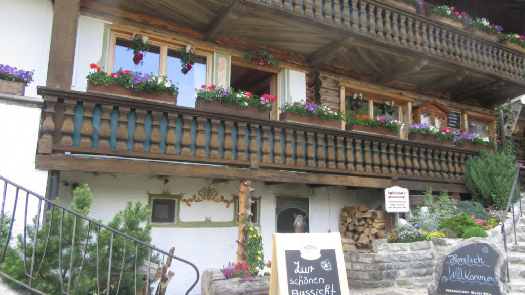 Souvenir d'un bon déjeuner à la terrasse de cette auberge !