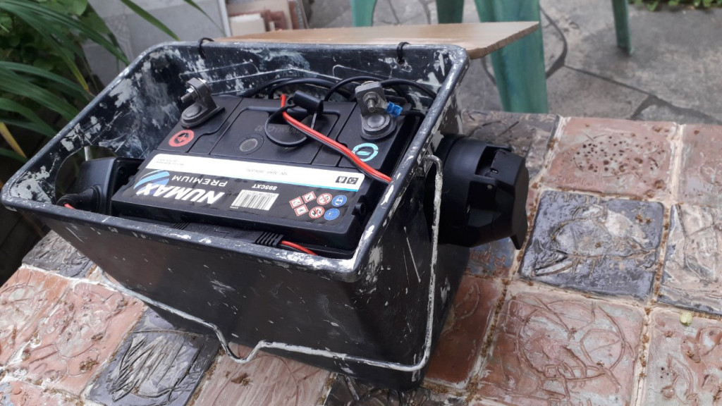 la prise 13 broches qui fait TOUT!!!