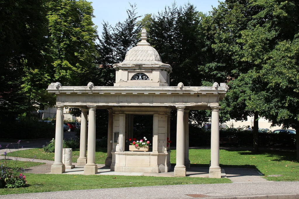 1280px-Bourbonne-les-Bains_en_2013_02.jpg