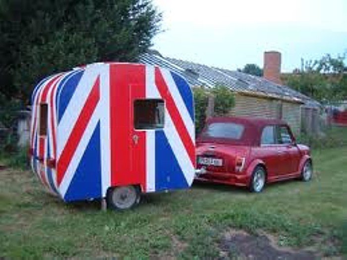 Caravane peinte so british.jpg