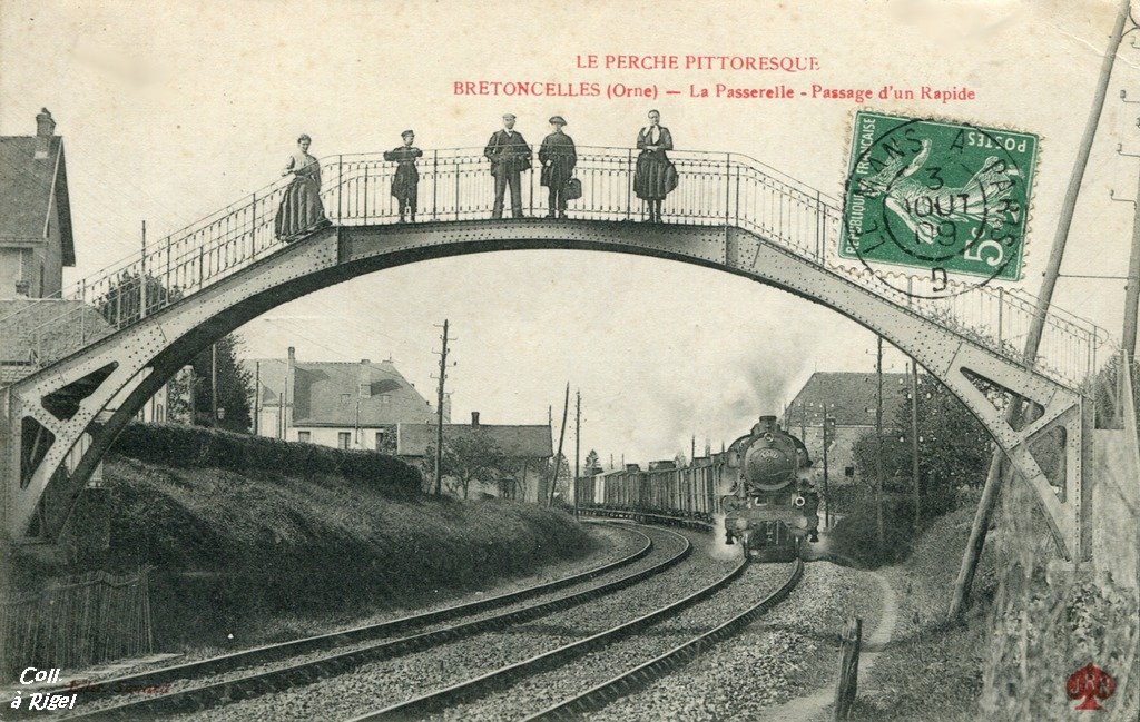 1543747977-61-Bretoncelles-Passerelle-Passage-d-un-Rapide-train.jpg