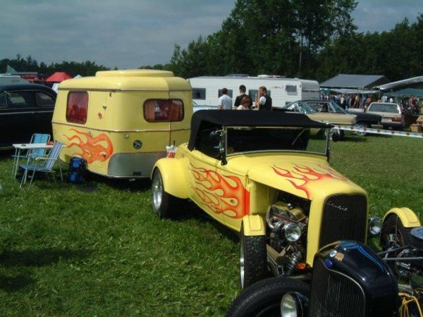 Eriba flammes+hot road.jpg