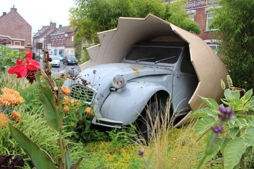 Oeuf 2CV Sin le Noble Nord.jpg