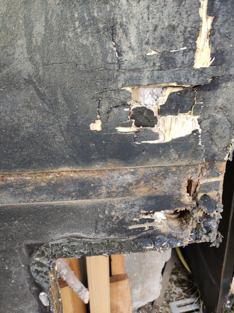 IMG_20220831_1804572.jpg (381.89 Kio) Vu 13983 fois plancher arrière droit dessous