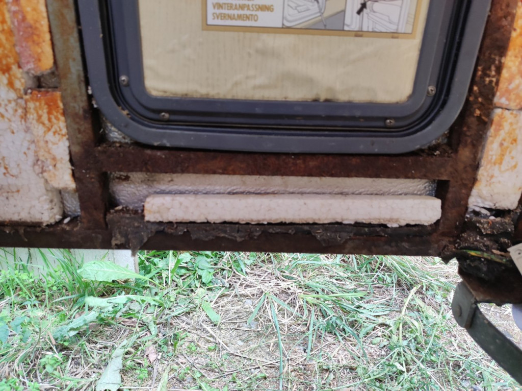 IMG_20220831_1755212.jpg (326.29 Kio) Vu 13983 fois trappe wc