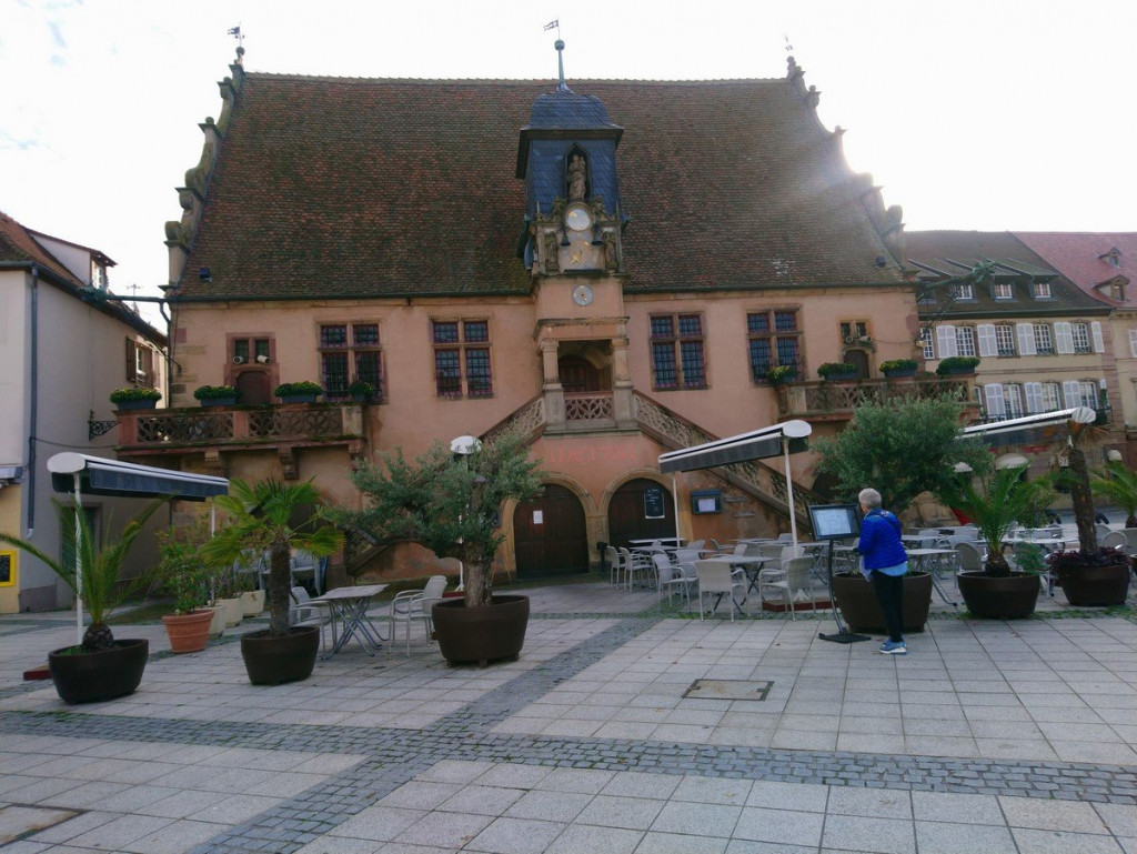 Toujours la boucherie maintenant, ouvert en restaurant.